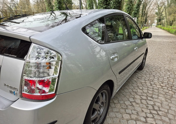 Toyota Prius cena 27950 przebieg: 159750, rok produkcji 2006 z Wrocław małe 211